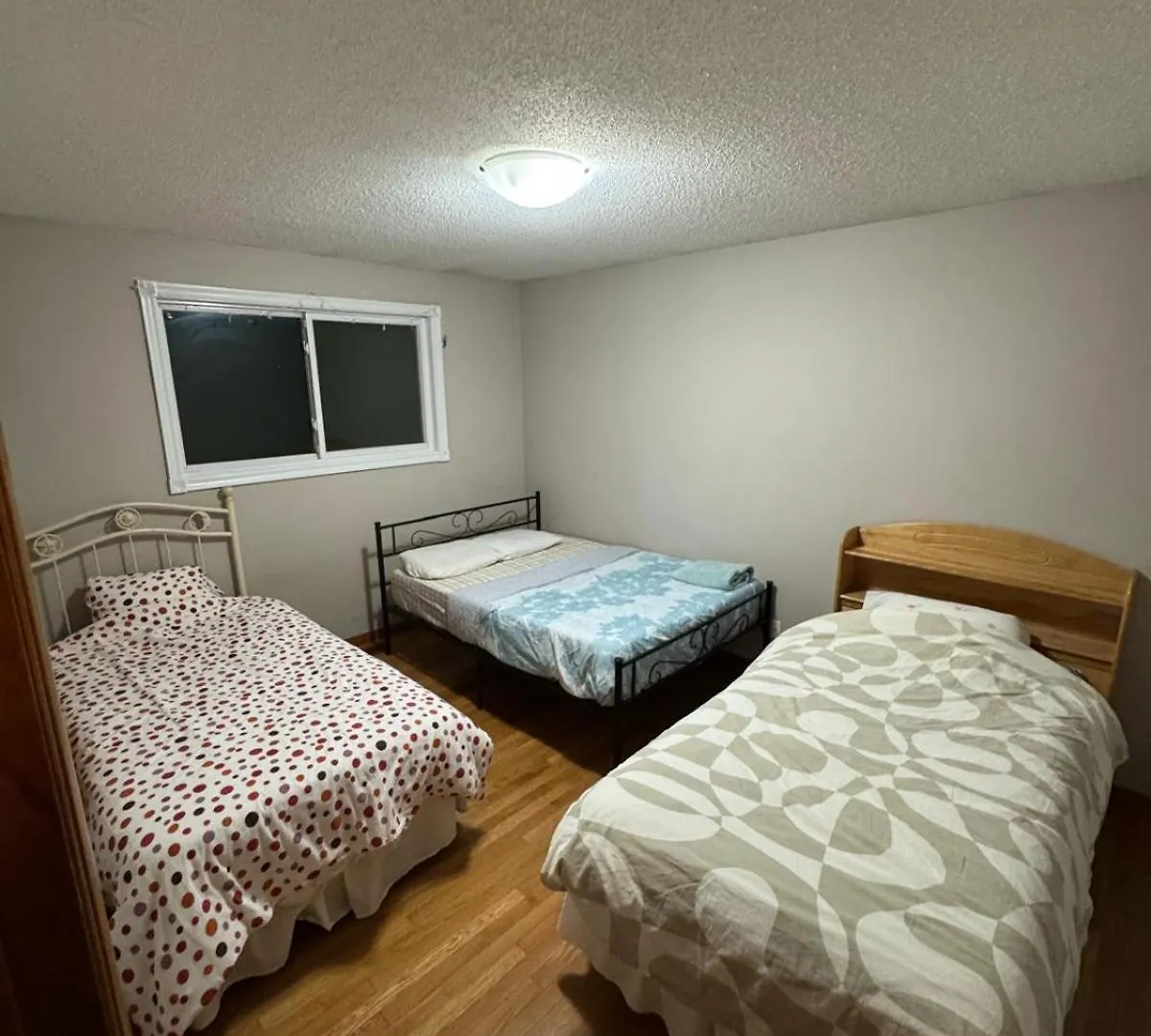 Homestay Stay At Flat Cad 39- Next To Airport, Transit, Park Kitchener Canada