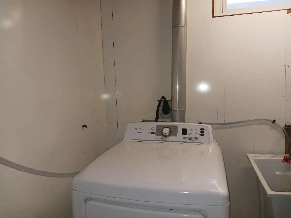 Stay At Flat Cad 39- Next To Airport, Transit, Park Kitchener 0*,