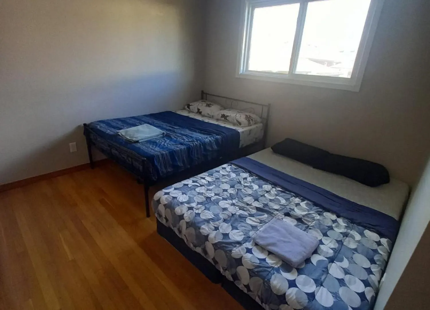 Stay At Flat Cad 39- Next To Airport, Transit, Park location